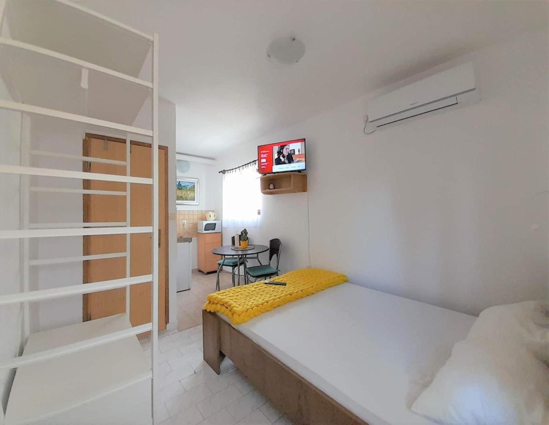 קרק Lovely Studio Malina Close To The Beach מראה חיצוני תמונה
